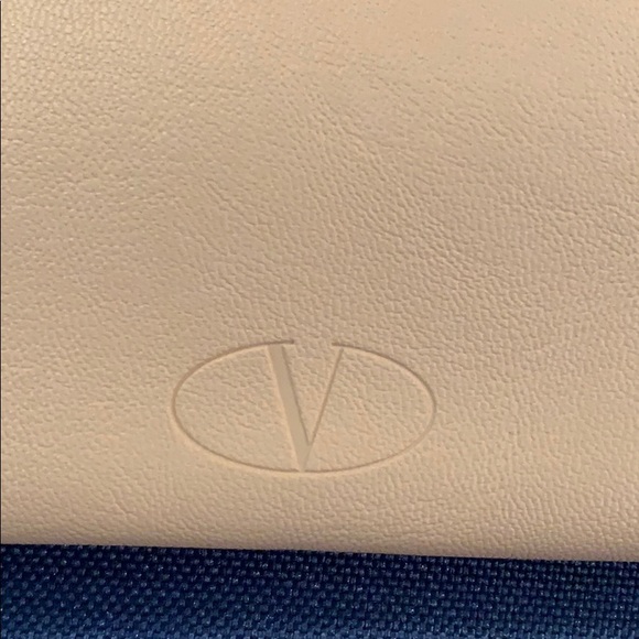 Valentino pouches. - Picture 5 of 8